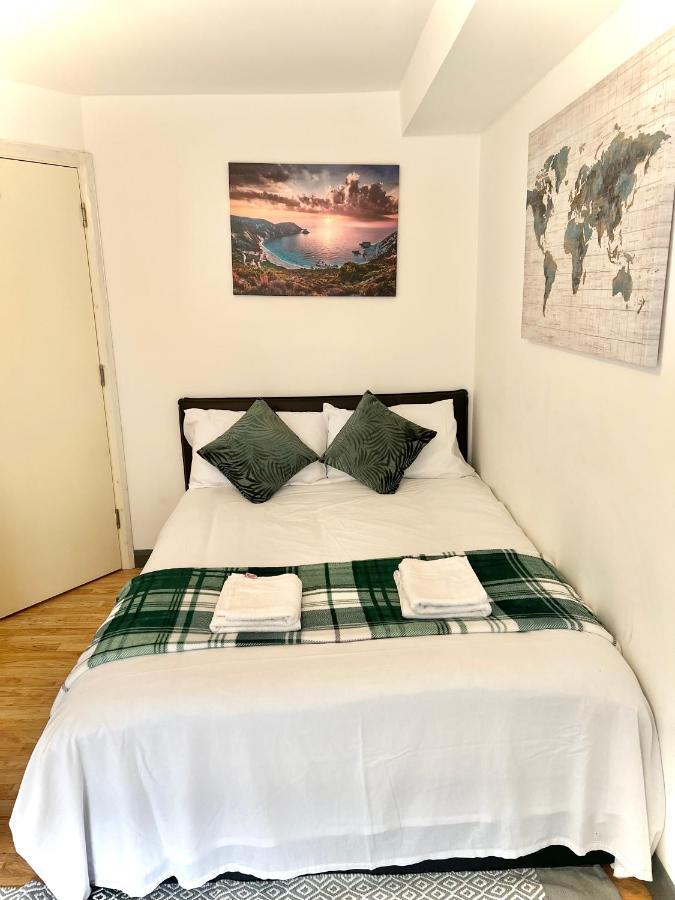 White Chapel Holiday 2 Bedroom * Londen
