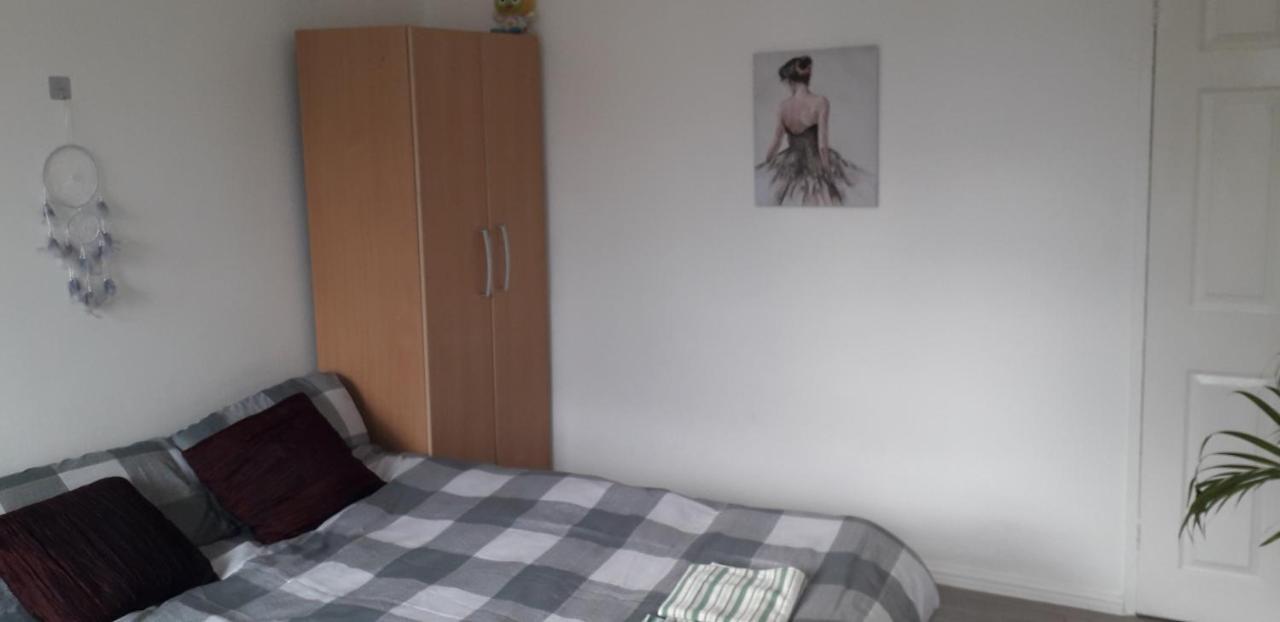 Apartment 7, Cranehouse Brangbourne Road One Big Double Available On Reasonable Price, Shared Flat *