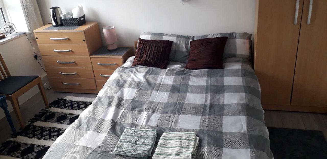 Apartment 7, Cranehouse Brangbourne Road One Big Double Available On Reasonable Price, Shared Flat