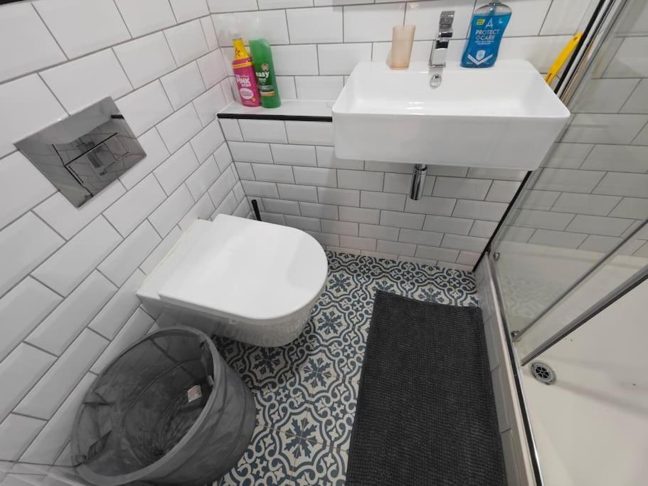 New Studio Flat In Old Street - Zone 1 Londra