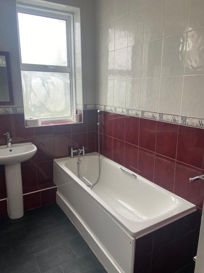 Homely 3 Bedroom Ground Floor Flat * Londres