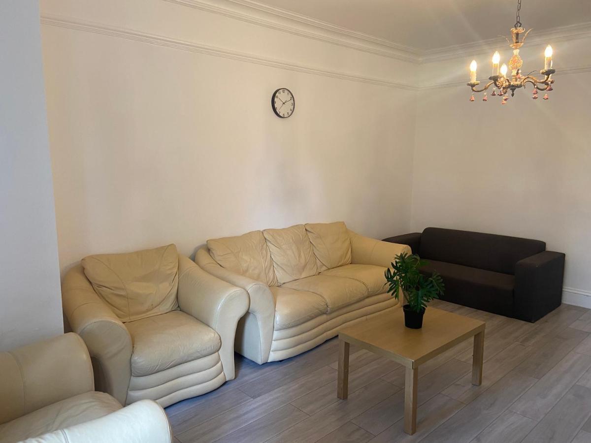 Homely 3 Bedroom Ground Floor Flat * Londres