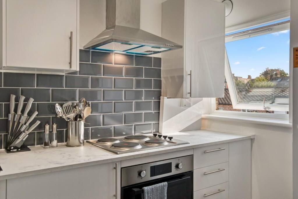Apartment Hidden Gem In Battersea W/ Free Parking *