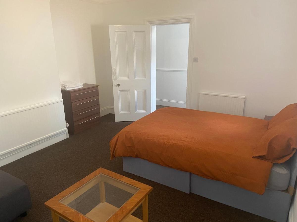 Appartement Homely 3 Bedroom Ground Floor Flat
