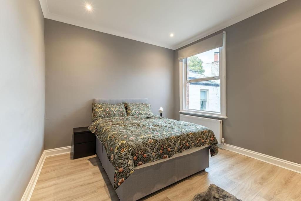 Cozy 3-bedroom Flat In Willesden Appartement
