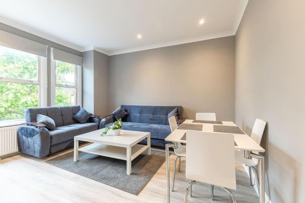 Cozy 3-bedroom Flat In Willesden Appartement