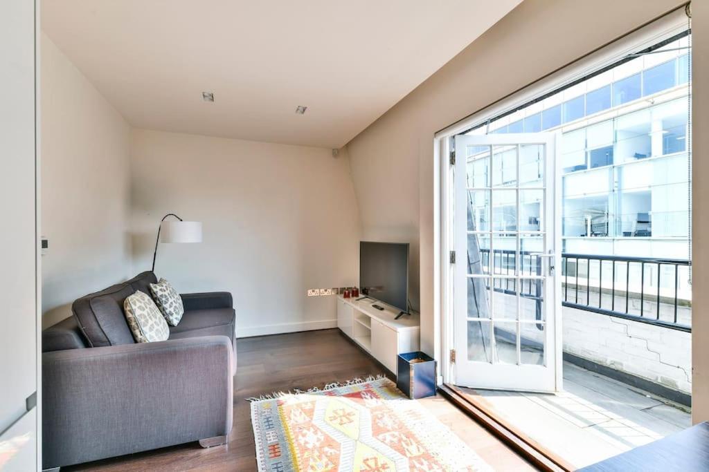 Knightsbridge/chelsea Penthouse * London