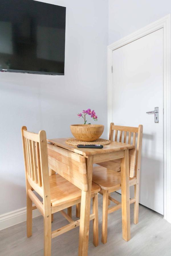 Superb Apts In Earls Court Apartment London