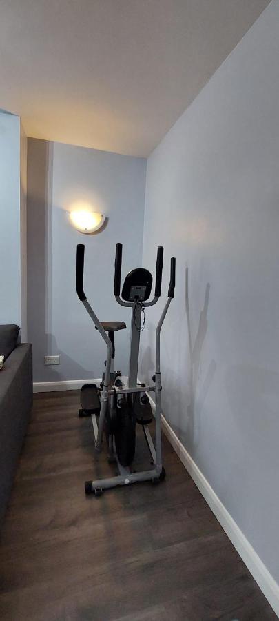 One Bedroom Flat In Finchley Road Apartment
