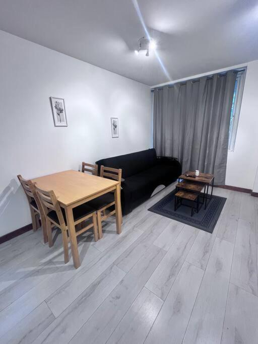 Lägenhet Flat 7 Near Westfield Centre, 1 Bedroom, 1 Bathroom Flat