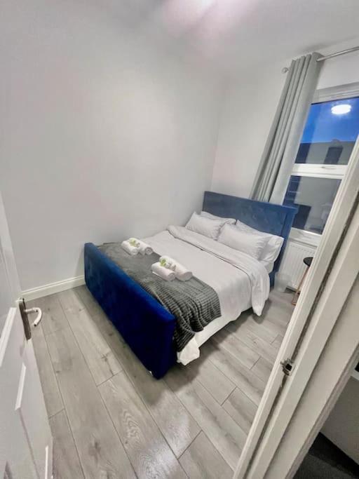 Flat 3 Battersea Park Rd, 2 Bedroom, 1 Bathroom Flat Lejlighed