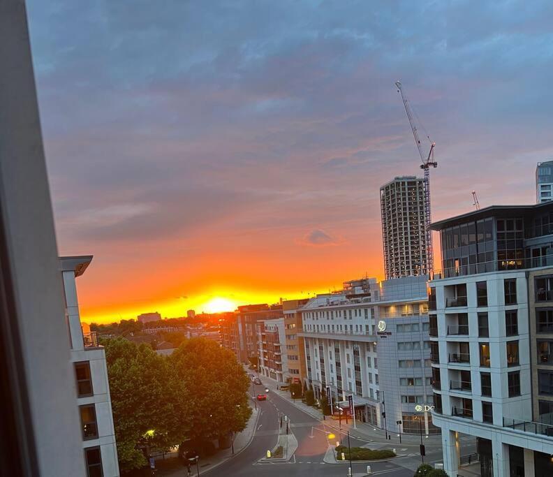Lovely Flat By Chelsea Harbour Lägenhet *