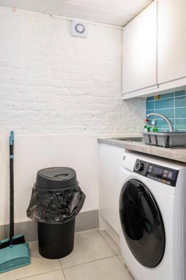 Appartement Cozy 2 Bedroom Flat - Sleeps 6 *