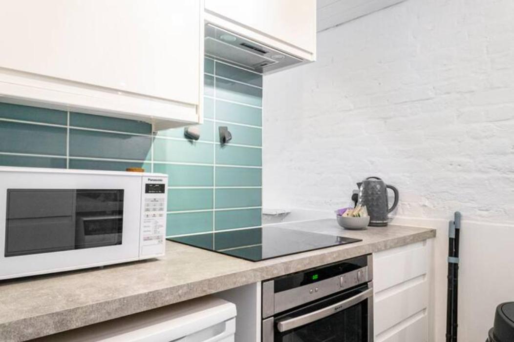 Appartement Cozy 2 Bedroom Flat - Sleeps 6 *