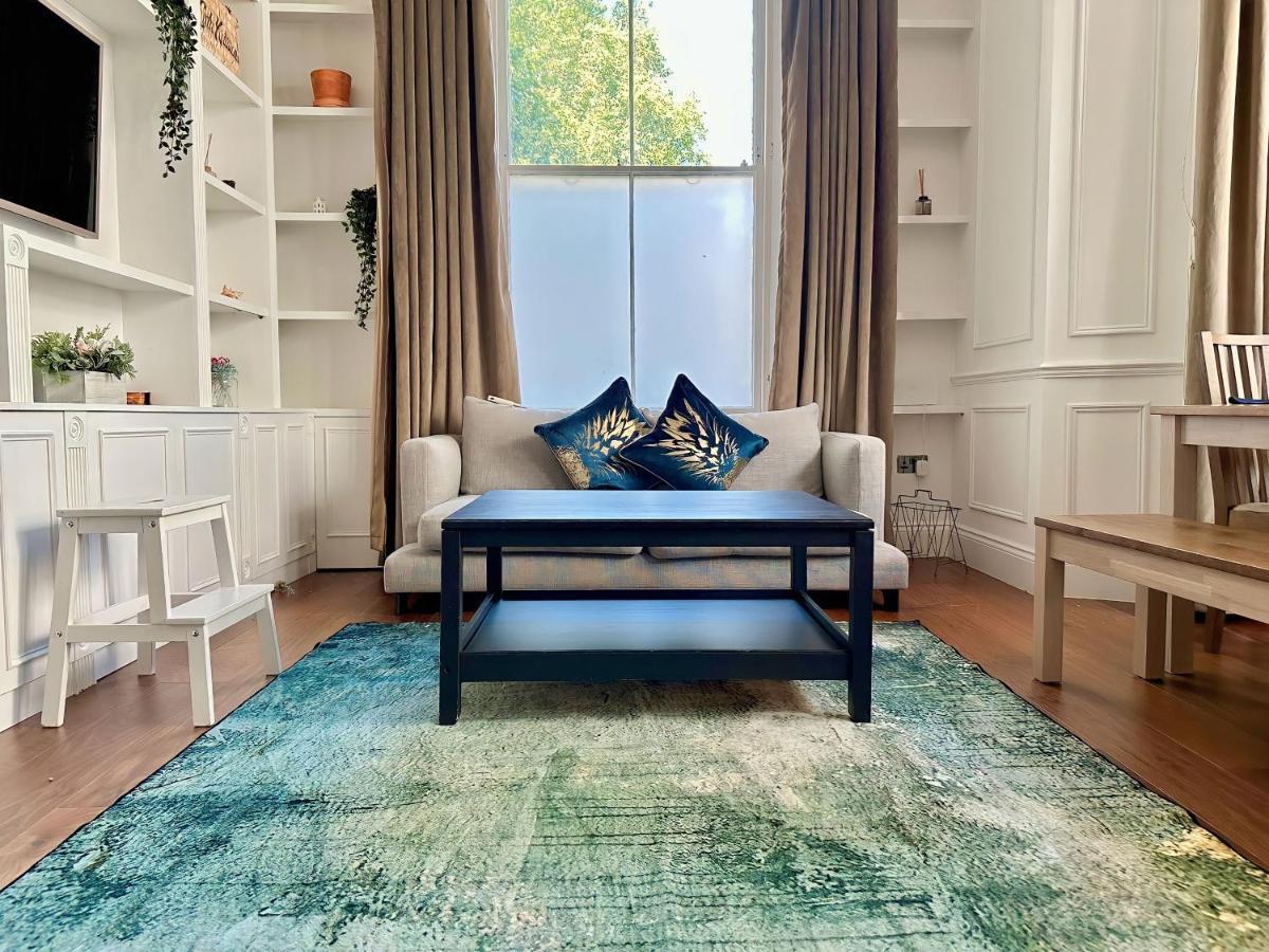 Luxurious 2-bedroom, 2-bathroom Paddington Retreat With En-suite Tv Bed * Londen
