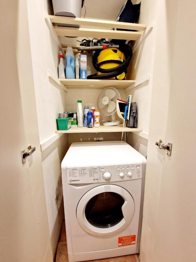 Beautiful Hyde Park Flat By Lancaster Gate Station With Private Back Patio Lägenhet