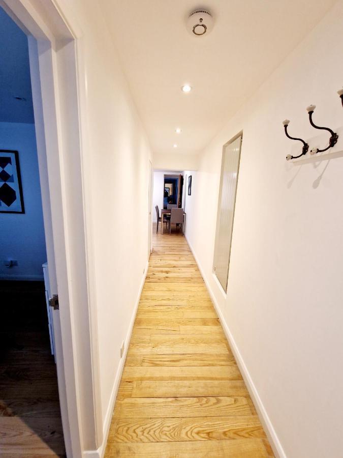 Beautiful Hyde Park Flat By Lancaster Gate Station With Private Back Patio Lägenhet London