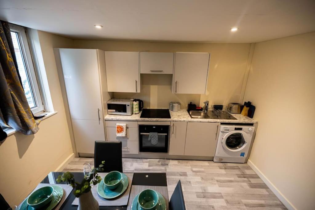 3 Bedrooms Flat -wifi-freeparking-babycot-15min To Pepys Park *