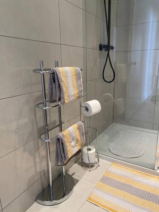 2 Bedroom Flat In Kensington. London