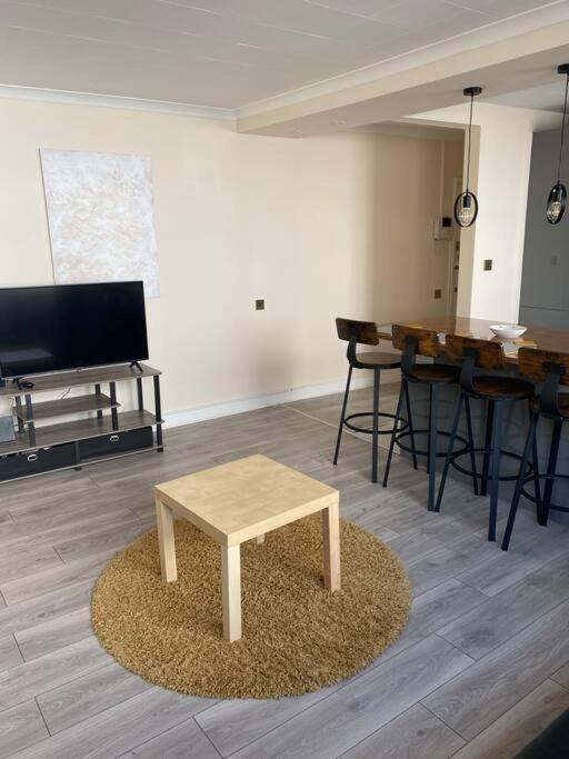Apartment 2 Bedroom Flat In Kensington. London
