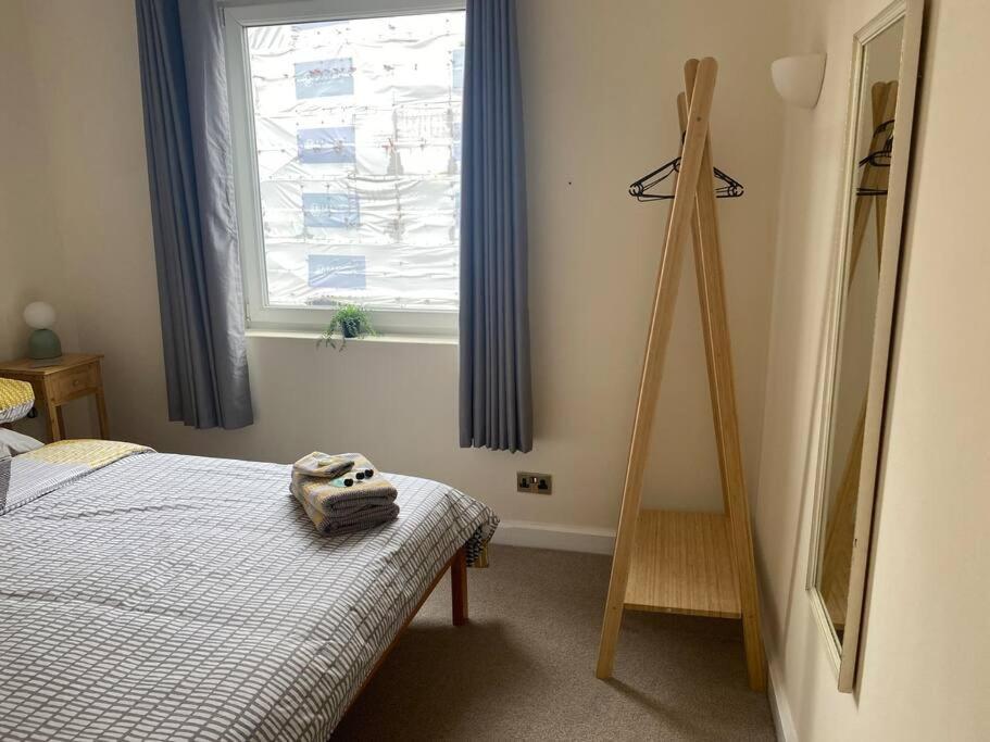 2 Bedroom Flat In Kensington. * London