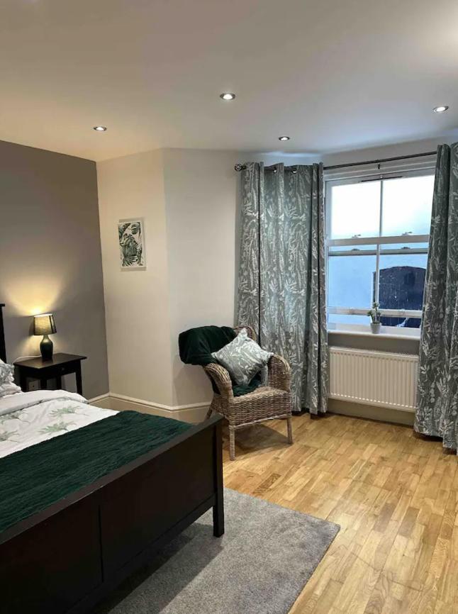 One Bed Near The River Thames. Lägenhet London