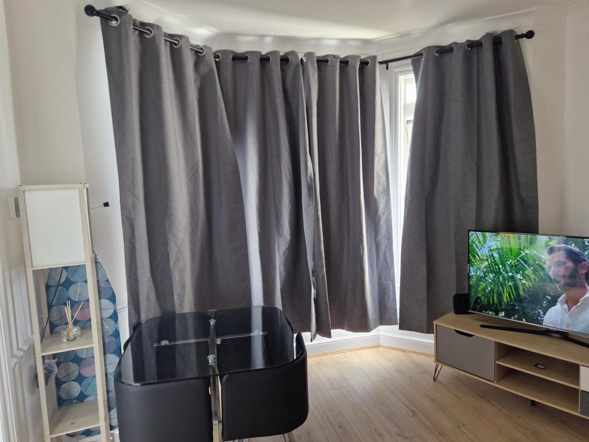 A Lovely One Bedroom In Hither Lane Leilighet *