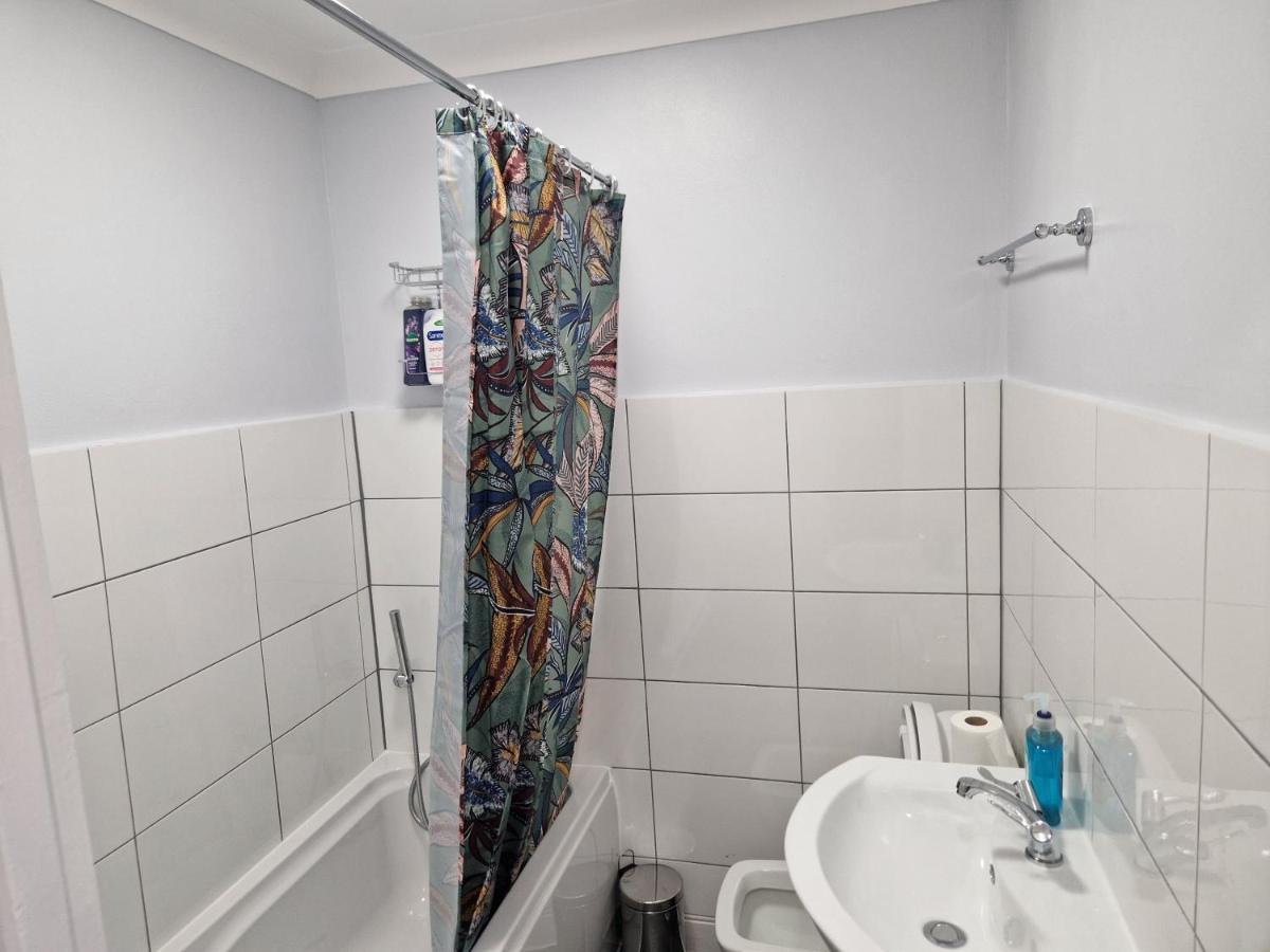 A Lovely One Bedroom In Hither Lane Leilighet *
