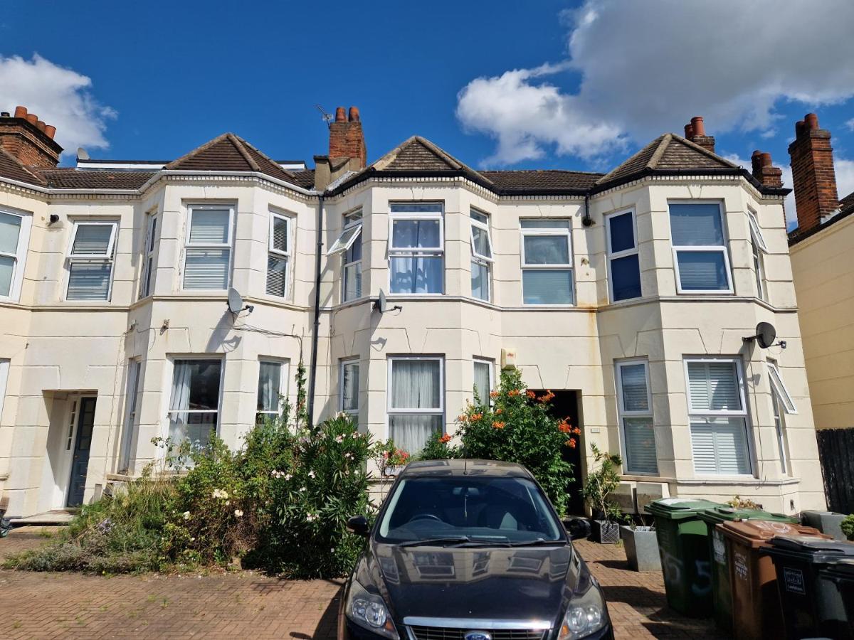 A Lovely One Bedroom In Hither Lane Leilighet *