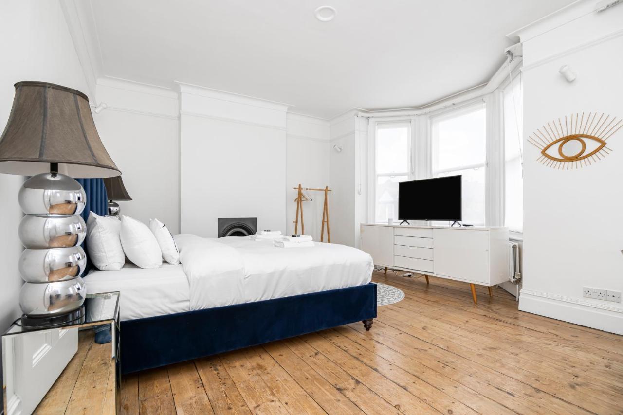 4 Bedroom Edwardian Family House Wgarden, Notting Hill London