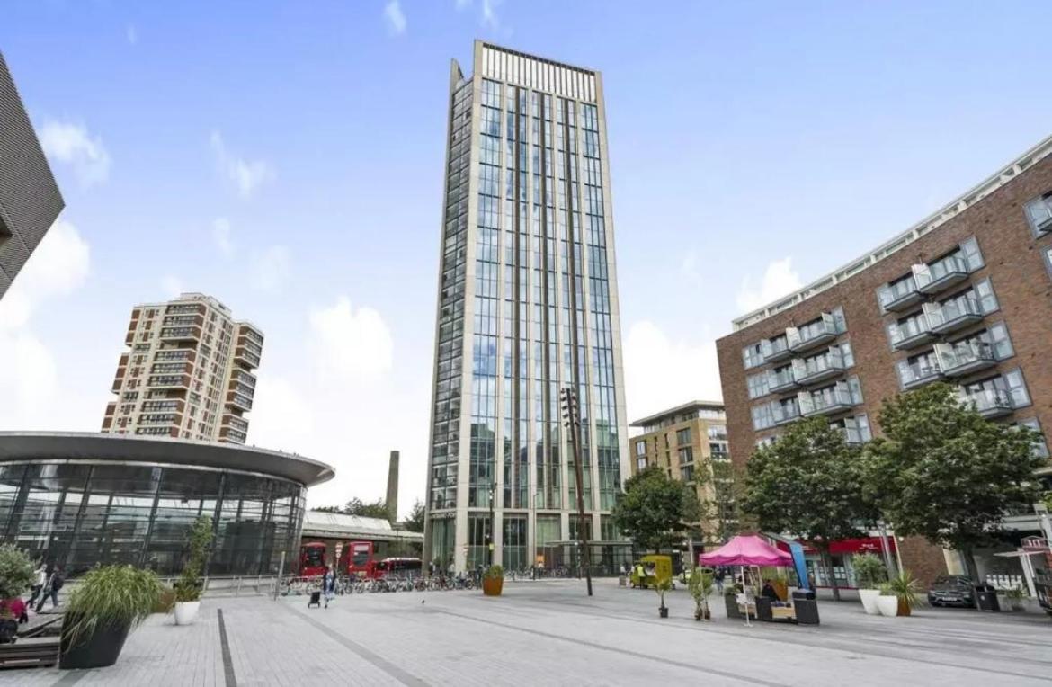 Ontario Point Flat Only Double Bedroom London