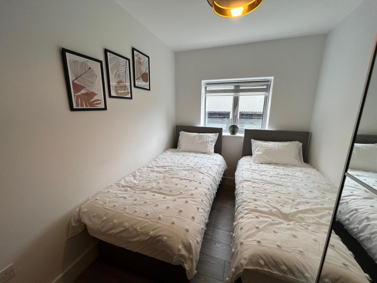 Leilighet C5, Spacious 3 Bedroom Flat In Wembley London