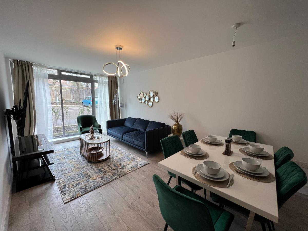 Leilighet C5, Spacious 3 Bedroom Flat In Wembley *
