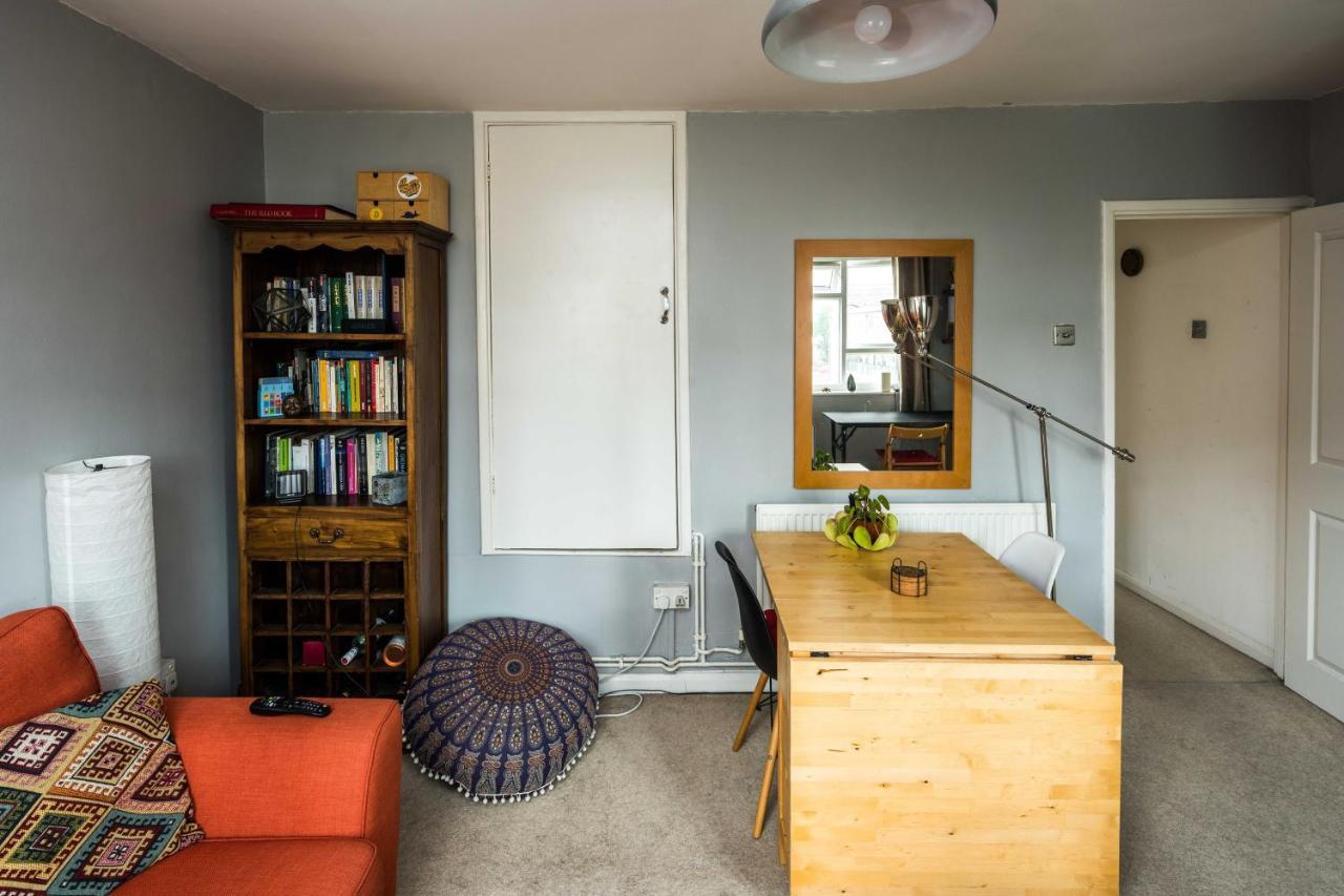 2bd Stylish W/t Grand Piano Lägenhet London