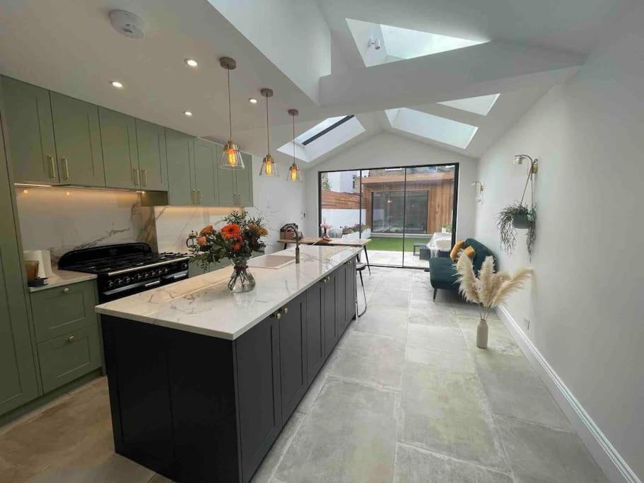 Feriehus Whole House, Ensuite & Garden, 3 Bedrooms London