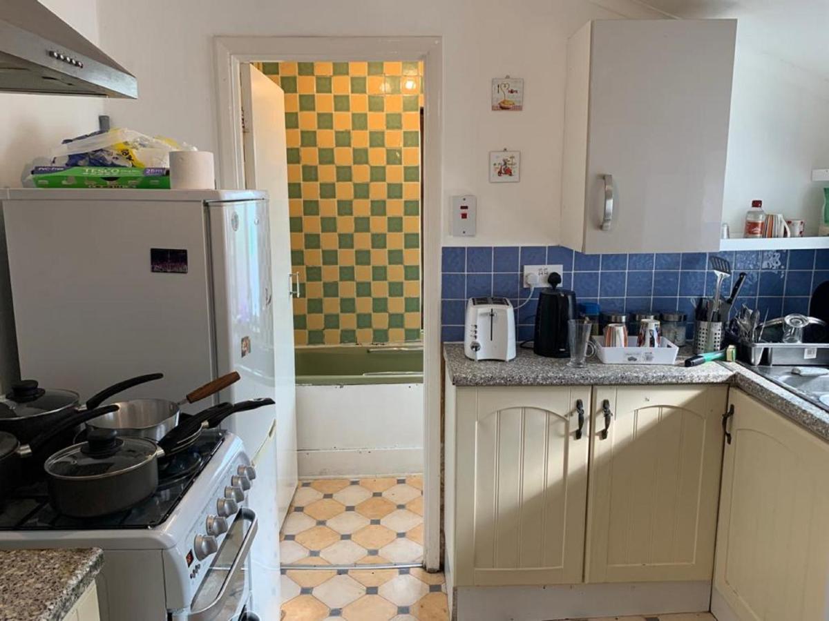 Luxury Extra Large Double Bedroom Near The St Street Gjestgiverier London