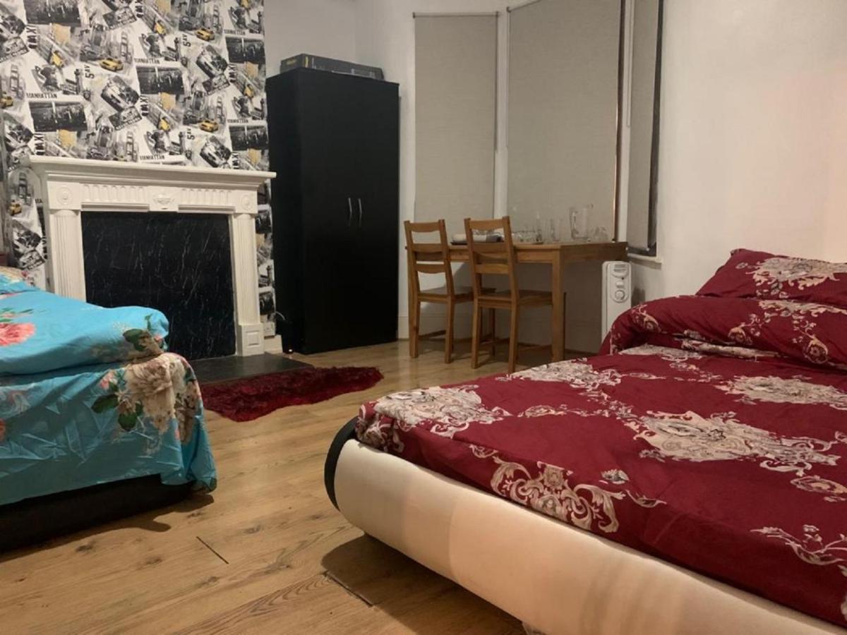 Luxury Extra Large Double Bedroom Near The St Street *