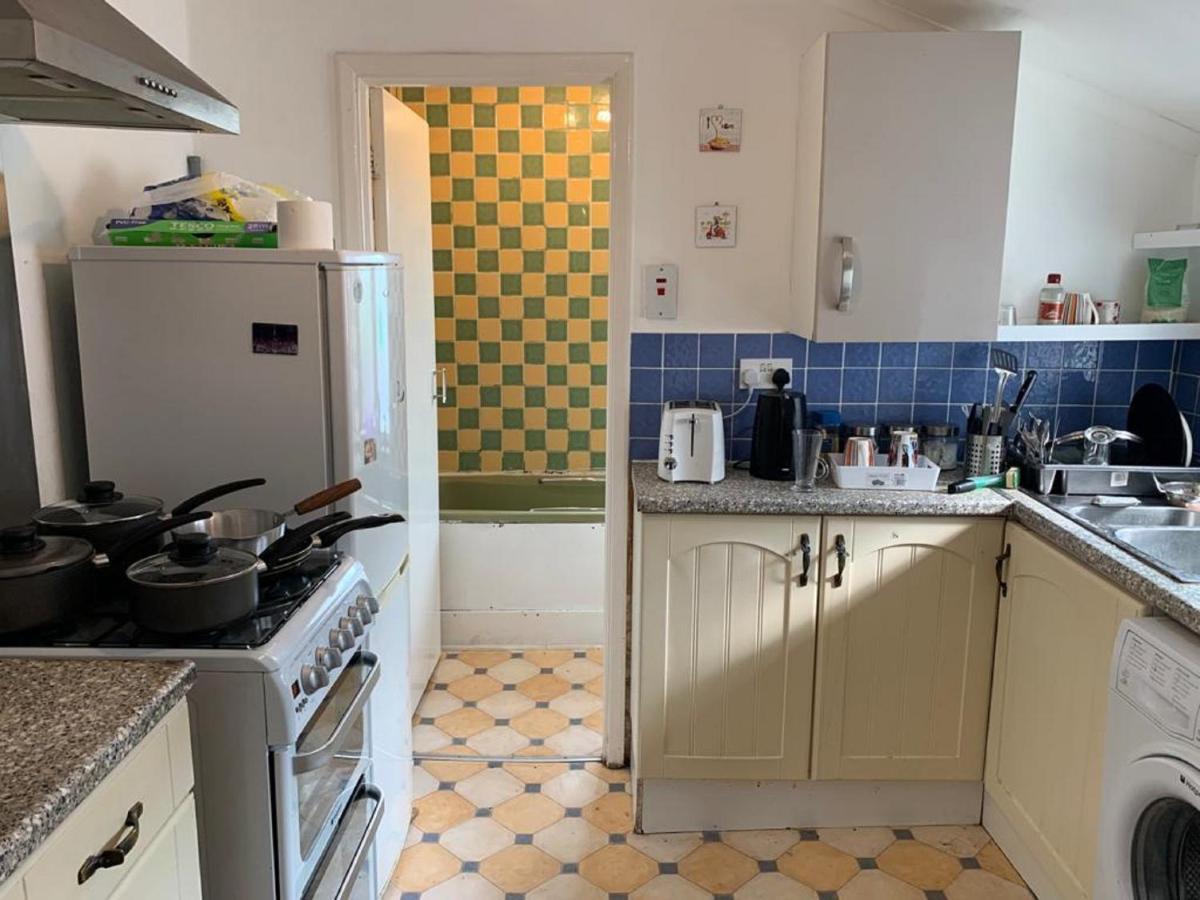 Luxury Extra Large Double Bedroom Near The St Street London