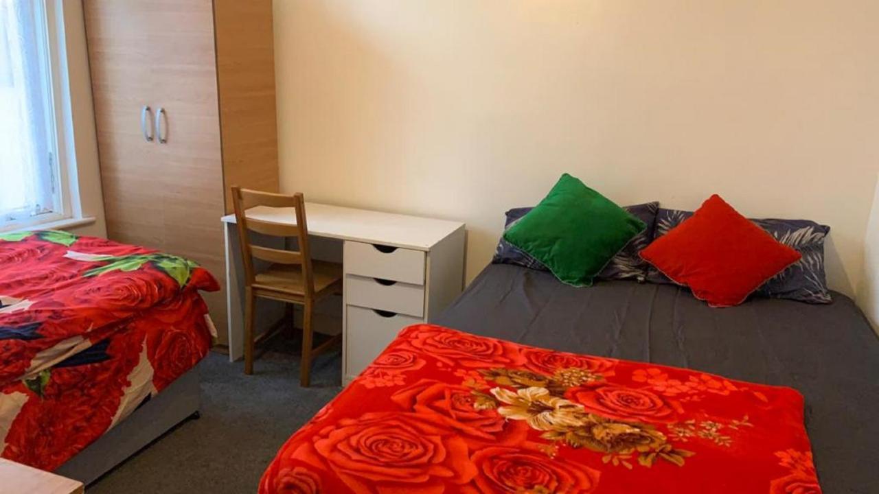 Gjestgiverier Luxury Extra Large Double Bedroom Near The St Street