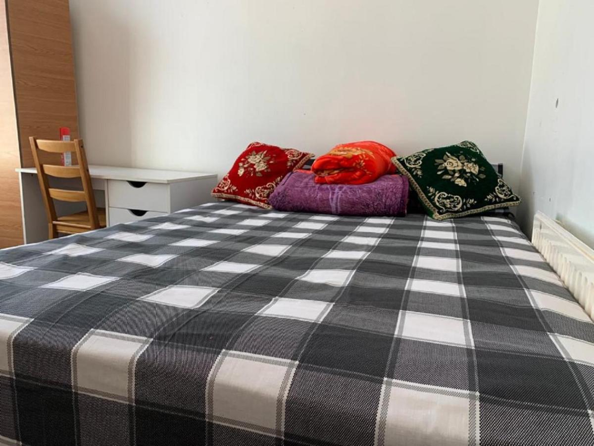 Luxury Extra Large Double Bedroom Near The St Street Gjestgiverier London