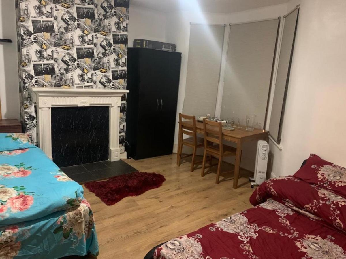 Gjestgiverier Luxury Extra Large Double Bedroom Near The St Street London