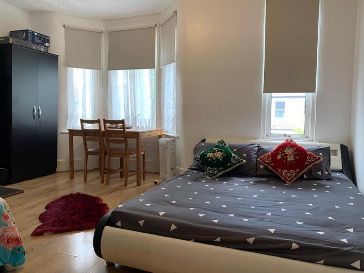Gjestgiverier Luxury Extra Large Double Bedroom Near The St Street