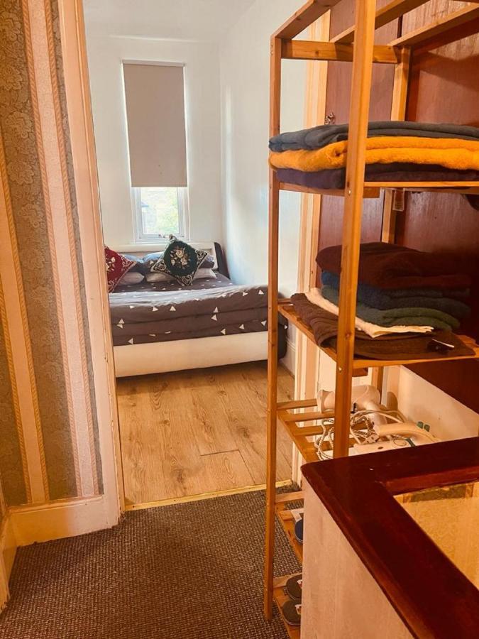 Gjestgiverier Luxury Extra Large Double Bedroom Near The St Street