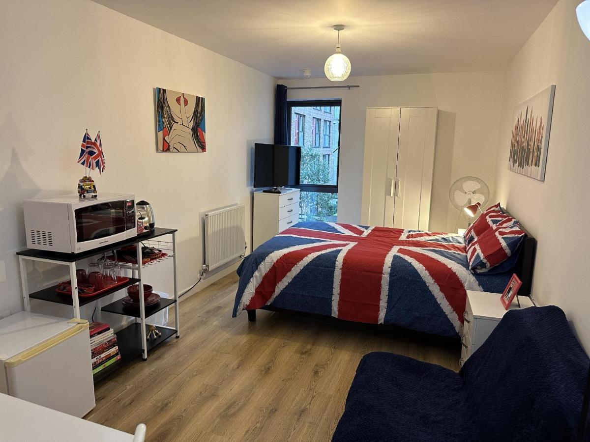 Homestay Modern, Large Independent With En-suite Bathroom In Private Owned *