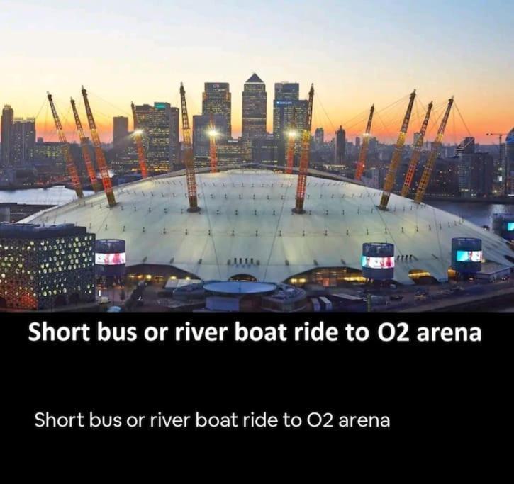 Snuggle - Riverside - Views Over Looking River Thames, Close To O2 Arena, Excel, Airport, Thames Clipper- River Boat Service, Woolwich Ferry, Onsite Parking, Twin Option Available * London