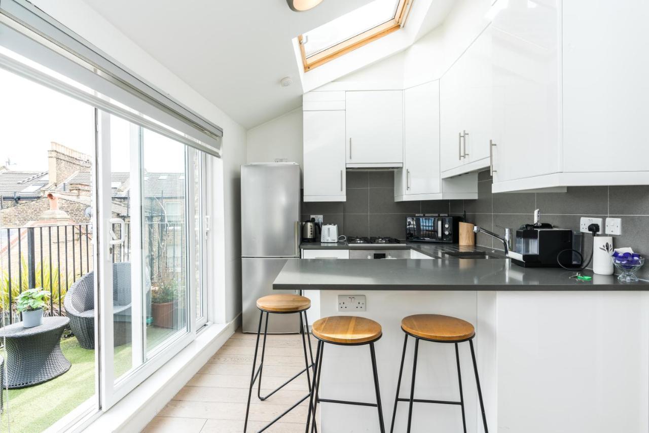 Cozy 2 Bedroom / Earls Court / Balcony Londen