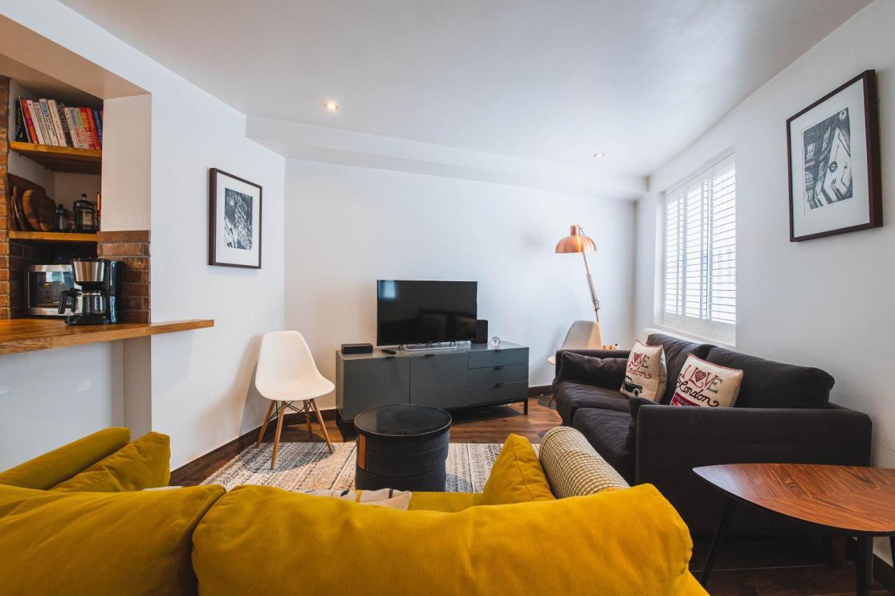 Pass The Keys - Modern & Stylish Garden In Islington London
