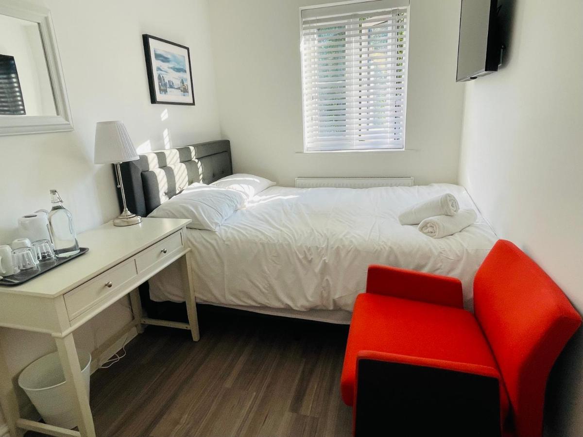 Riverside Double Garden View E14 * London