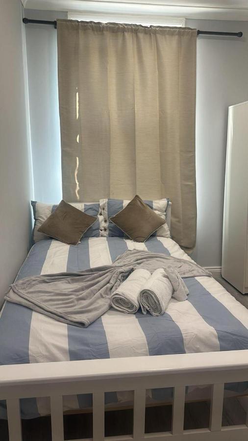 Flat In Appartement *