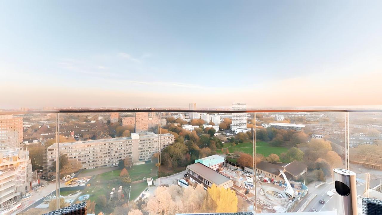 Apartment View 2-bed Battersea Penthouse - Underground Parking London